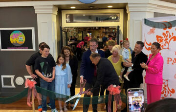 Grand Opening Lola’s in Gurnee Mills